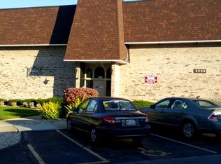 3235 S Manor Dr APT 303, Lansing, IL