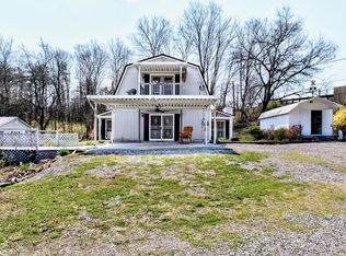 102 W Bullrun Valley Dr, Powell, TN 37849