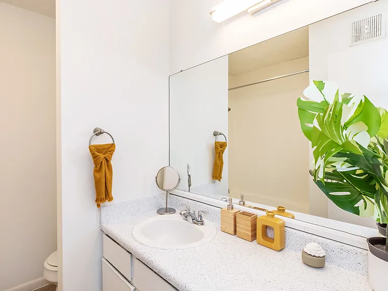 Residences at Medical — Photo 16