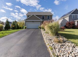 104 Millers Farm Dr, Rochester, NH 03868