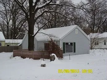 2912 Continental St photo 1