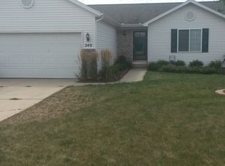 240 Highlander Ct NE, Rockford, MI 49341
