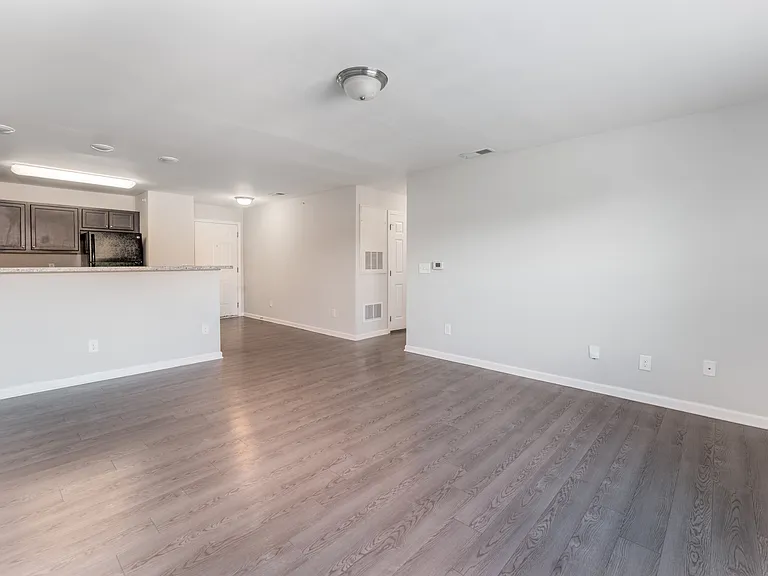 Reynolds Place Apartments — Photo 55
