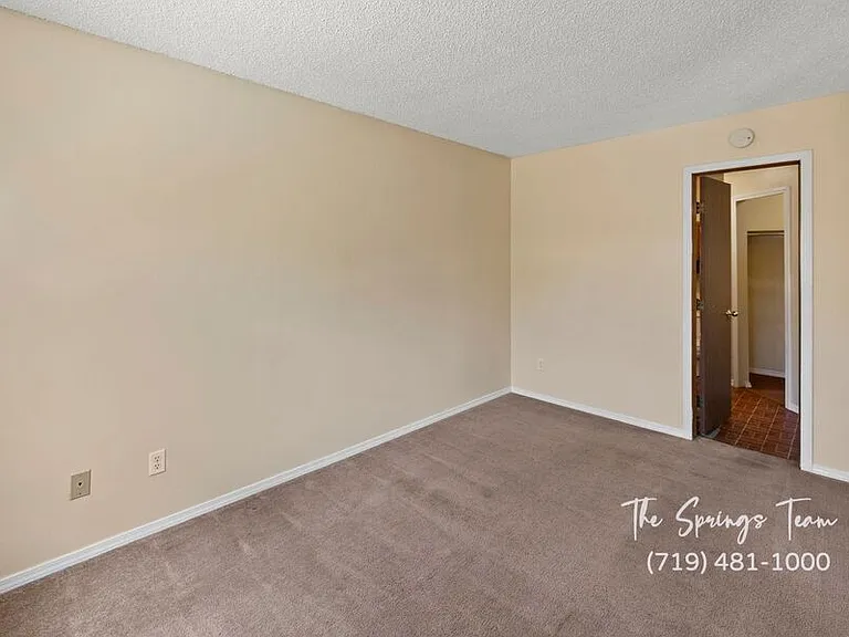 6460 Mohican Dr — Photo 25