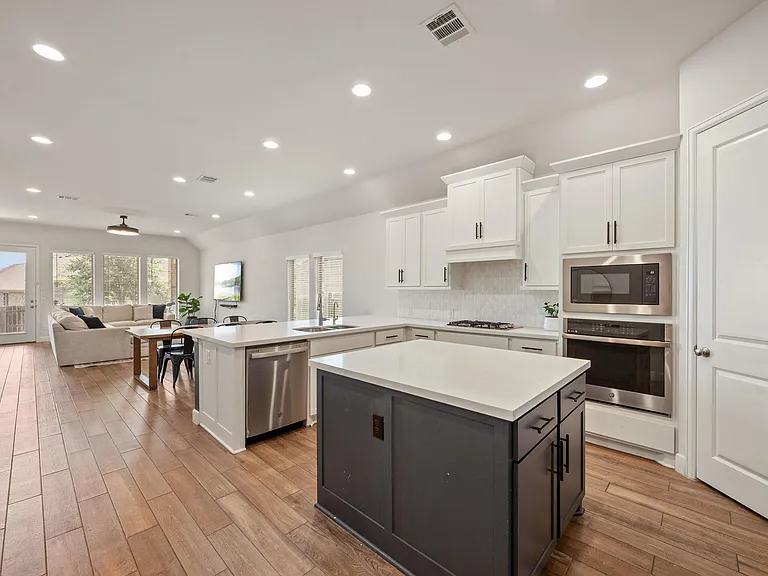343 Eagle Ford Dr — Photo 5