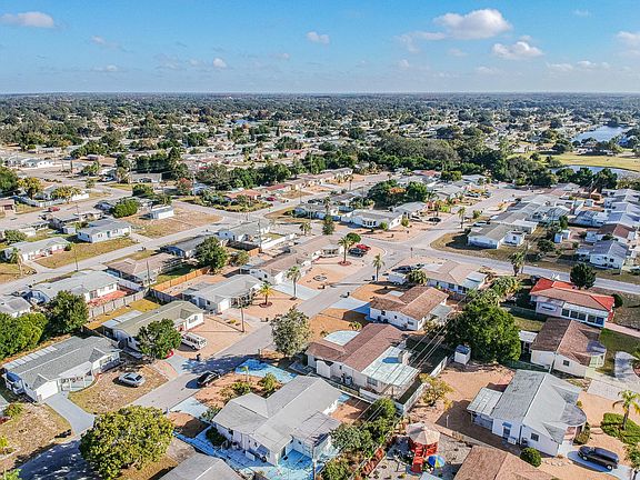 4th image of 4934 Odyssey Ave