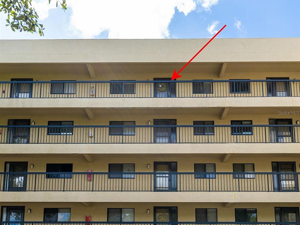 1st image of 1842 Golfview Dr