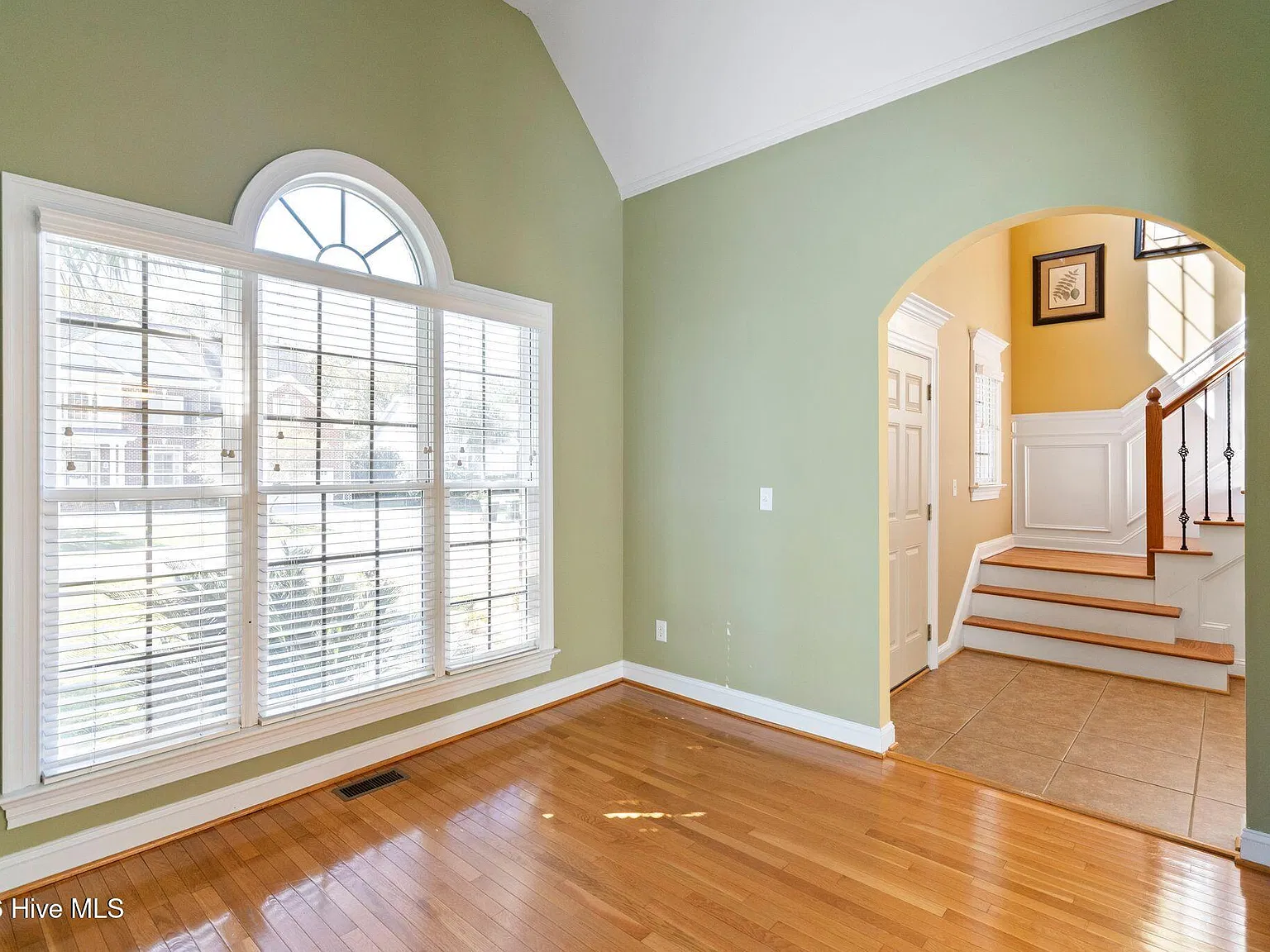 3 bed, 2.5 bath, $3,200 — Photo 4