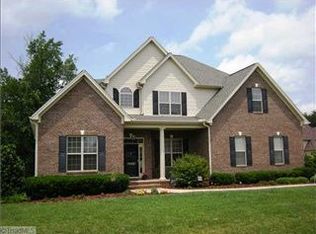 7625 Cedar Chase Dr, Greensboro, NC 27455