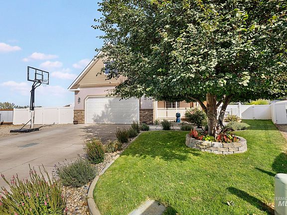 4th image of 2213 Alex Dr