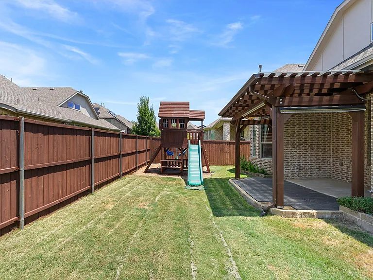 2703 Navarro Trl — Photo 24