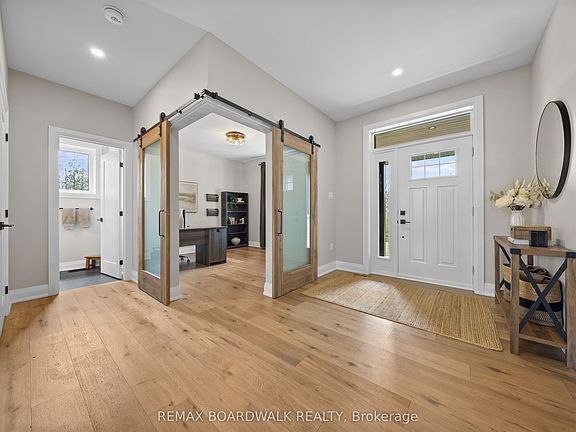3rd image of 104 Stonewood Dr