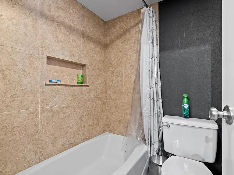 1212 Guadalupe St #406 — Photo 13
