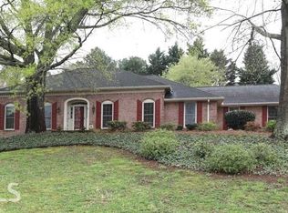155 Hunters Ridge Ct, Roswell, GA 30076