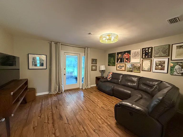 2306 W Indianhead Dr — Photo 3