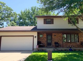 2909 Greenway Trl, Madison, WI 53719
