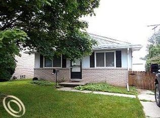 17747 Glenmore, Redford, MI 48240