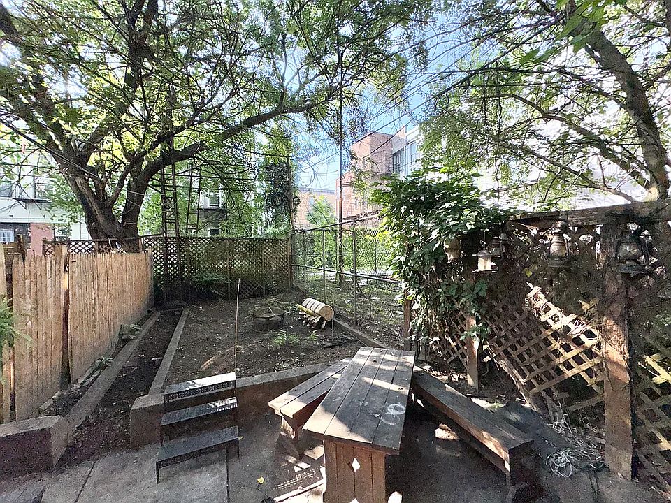 1st image of 321 Harman St APT 1R