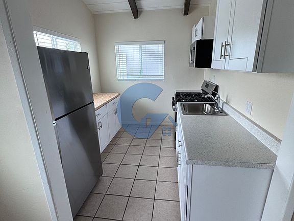 5th image of 4449 Ocean Blvd #8