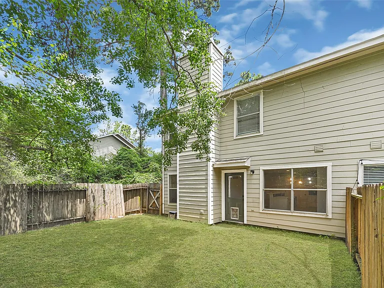 146 S Walden Elms Cir — Photo 26