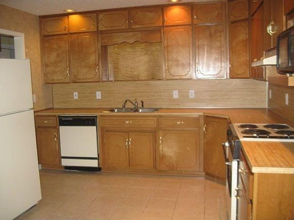 5th image of 325 Oxford Acres Cir