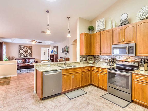 4th image of 812 Whispering Wind Ct