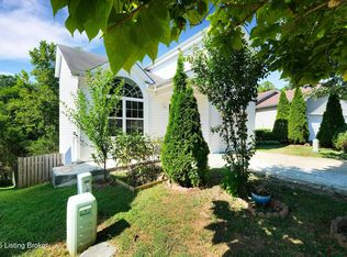 5812 Lake Erie Dr, Louisville, KY