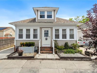 12 Searle St, Providence, RI, 02905