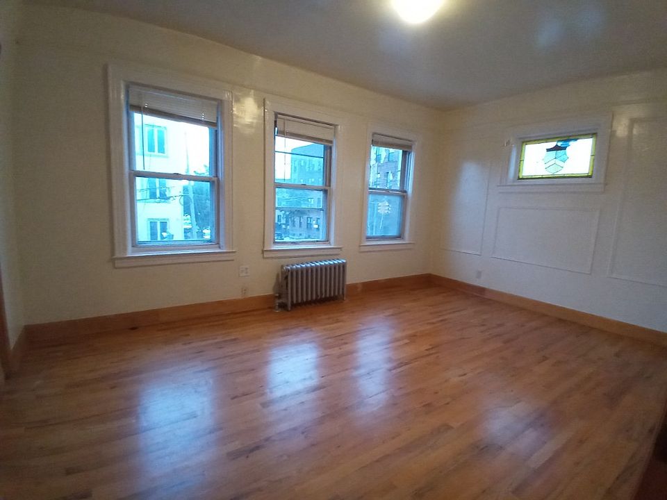 1st image of 433 Stockholm St #2