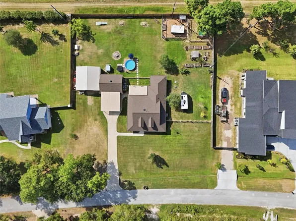 10711 Indian Trails Dr, Tomball, TX 77375