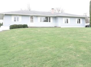 6907 Beverly Rd SW, Fairfax, IA 52228