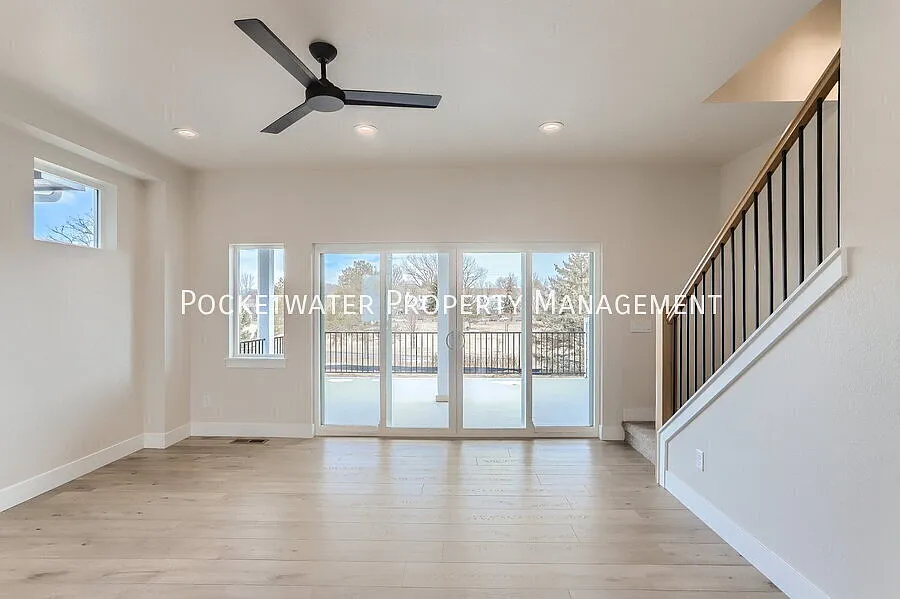 Luxury 3-Bedroom Townhome with Mountain Views — Photo 3