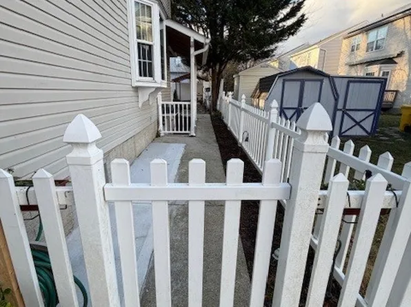128 Lillian Ave, Severn, MD 21144