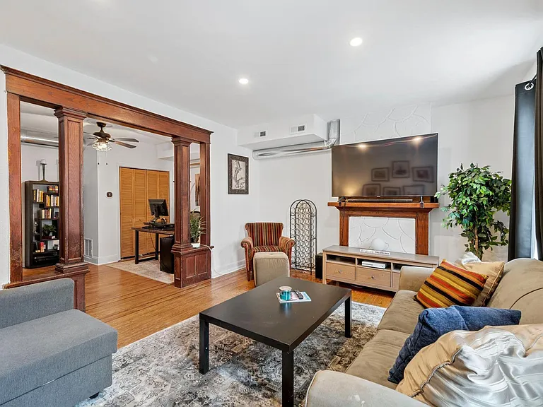 2415 Frankford Ave #2 — Photo 1