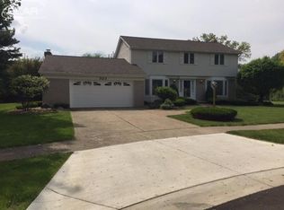523 Foxcroft Cir, Grand Blanc, MI 48439