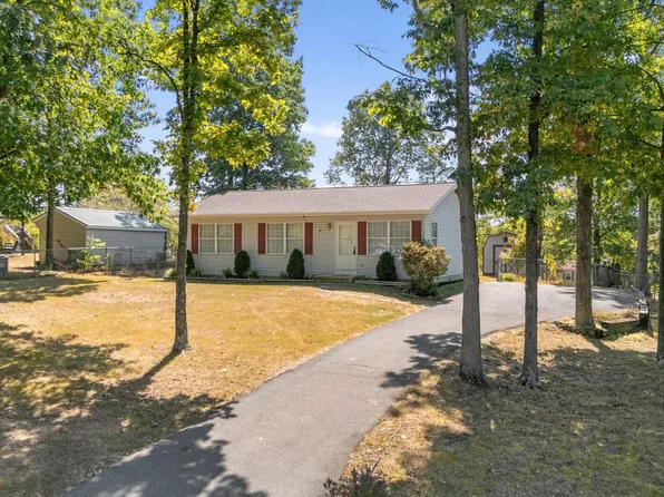 45 Leslie Ln, Martinsburg, WV 25405