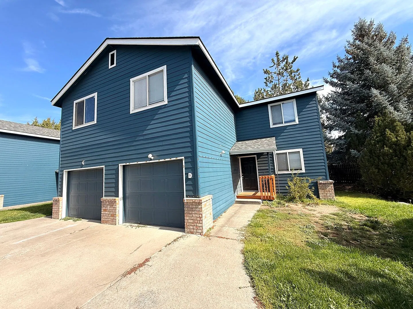 Bright, Open Living In The Heart Of Bend!! — Photo 1