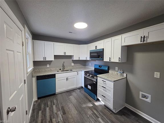 3rd image of 2213 Springdale Rd