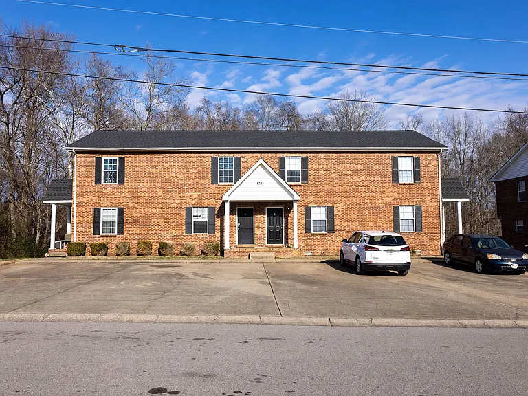 1711 Baltimore Dr — Photo 2