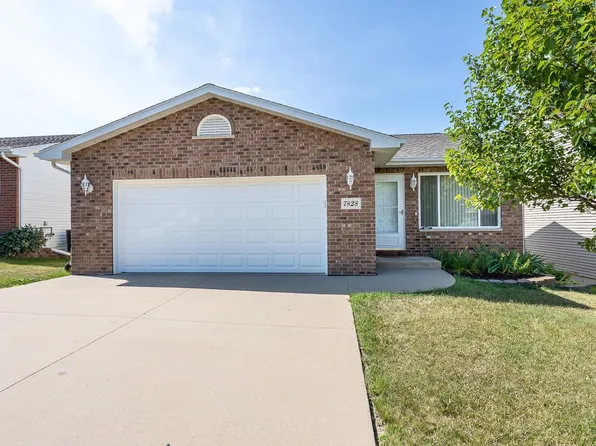 7828 Trails Edge Dr, Dubuque, IA 52002