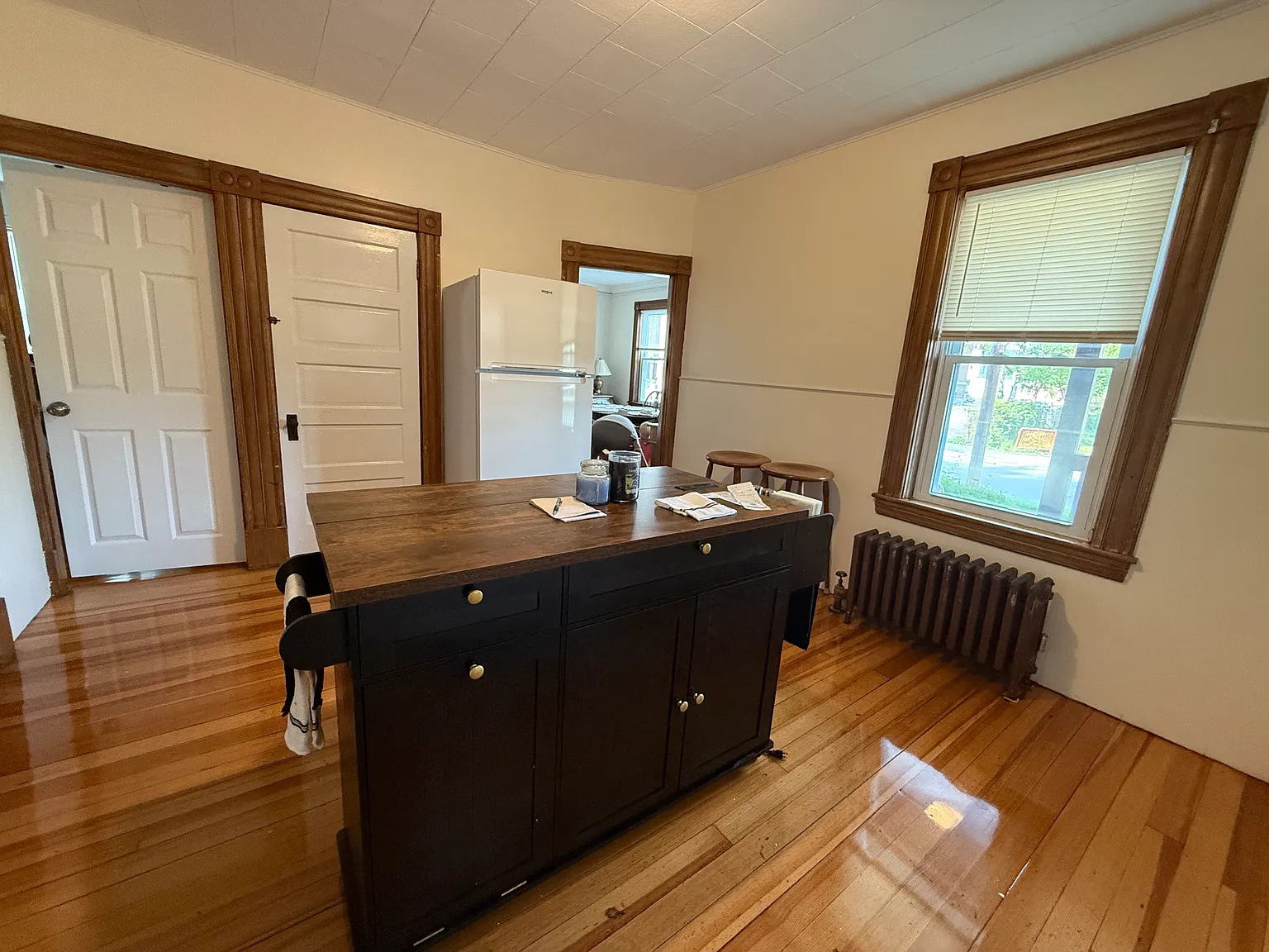 3 bed, 1.5 bath, 1167 sqft, $1,300 — Photo 3