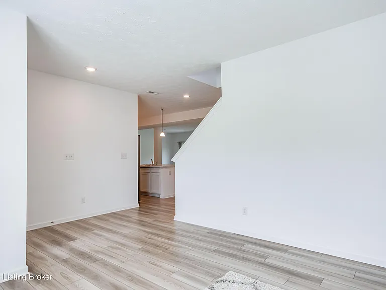 17010 Meander Way — Photo 13