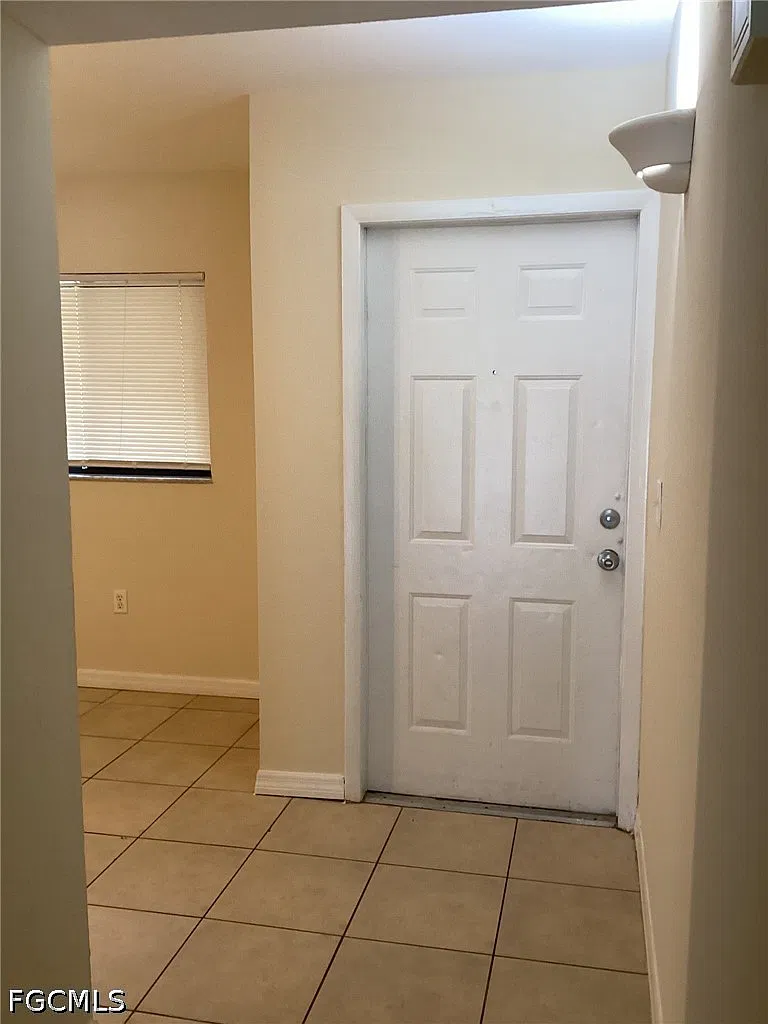 2 bed, 2.0 bath, 1011 sqft, $1,100 — Photo 3