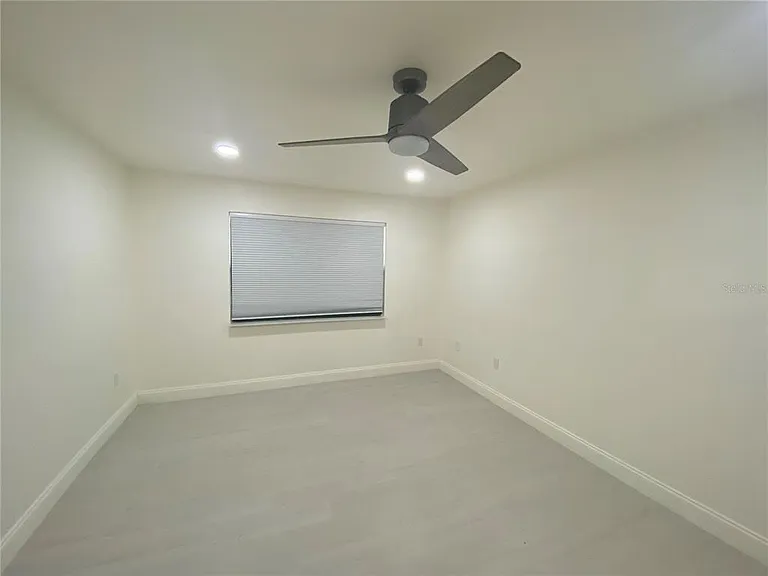 704 Angelina Ln #B — Photo 8