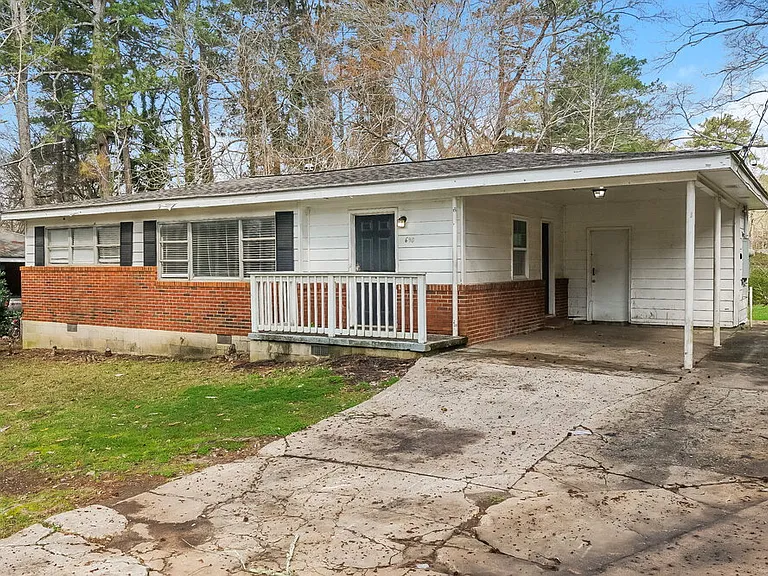 640 Oakdale Dr — Photo 3