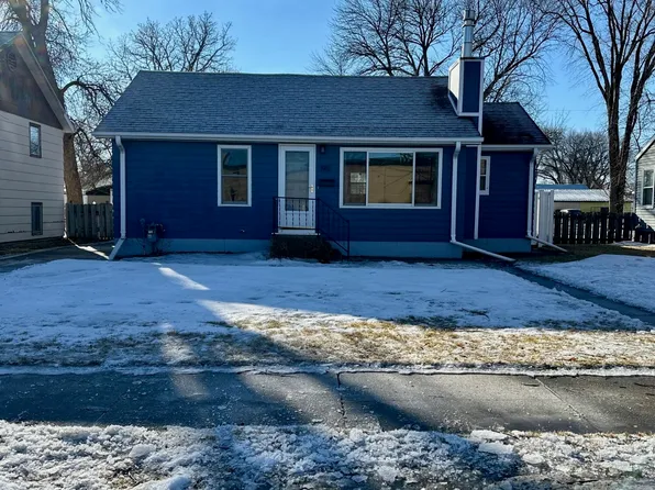 1911 12th Ave N, Grand Forks, ND 58203