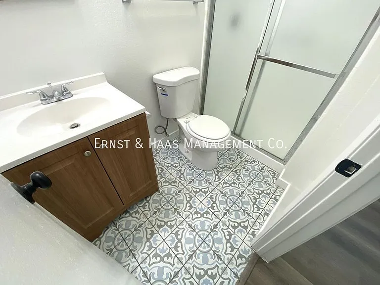 6673 Hammond Ave #G — Photo 11