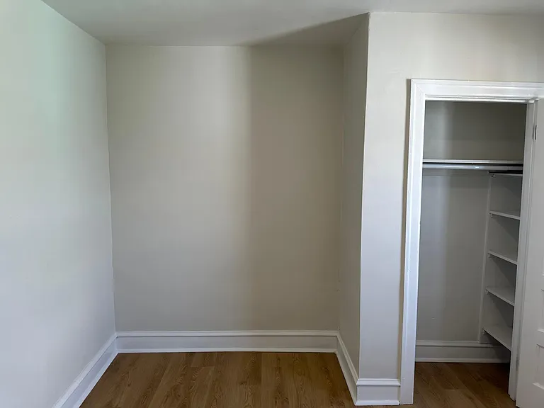 5707 N Woodstock St — Photo 9