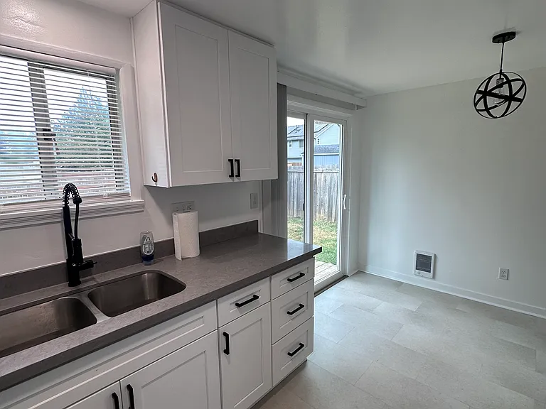 115 Barbara Ln — Photo 5