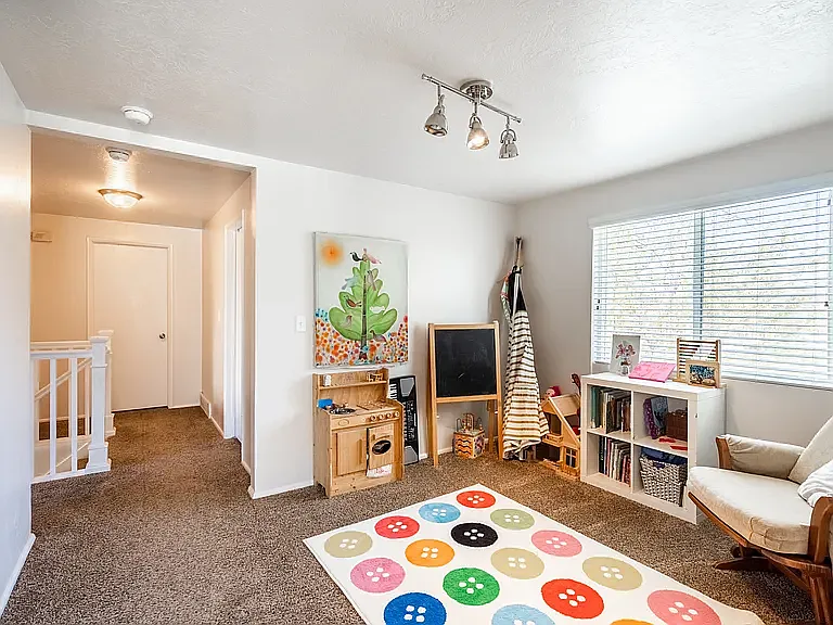 2063 E Kane Cir — Photo 14